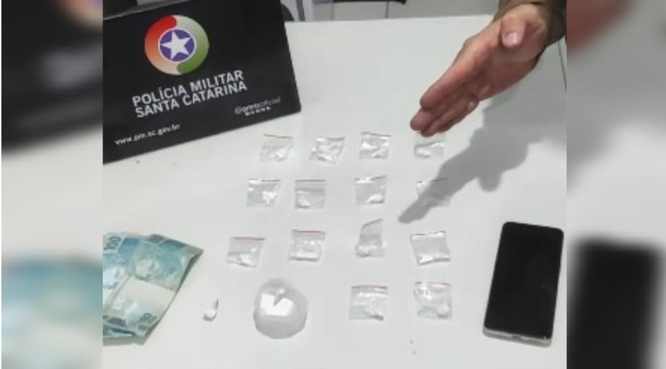 Polícia Realiza Prisão por Tráfico de Drogas no Bairro Nova Brasília