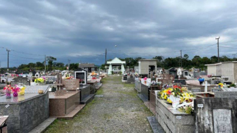 Família é Responsável por Reparo de Túmulo: Afirma Prefeitura