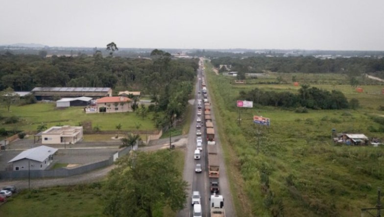 Ponte em construção na região