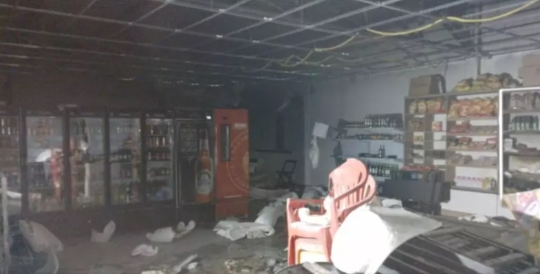 Incêndio na conveniência em Araquari